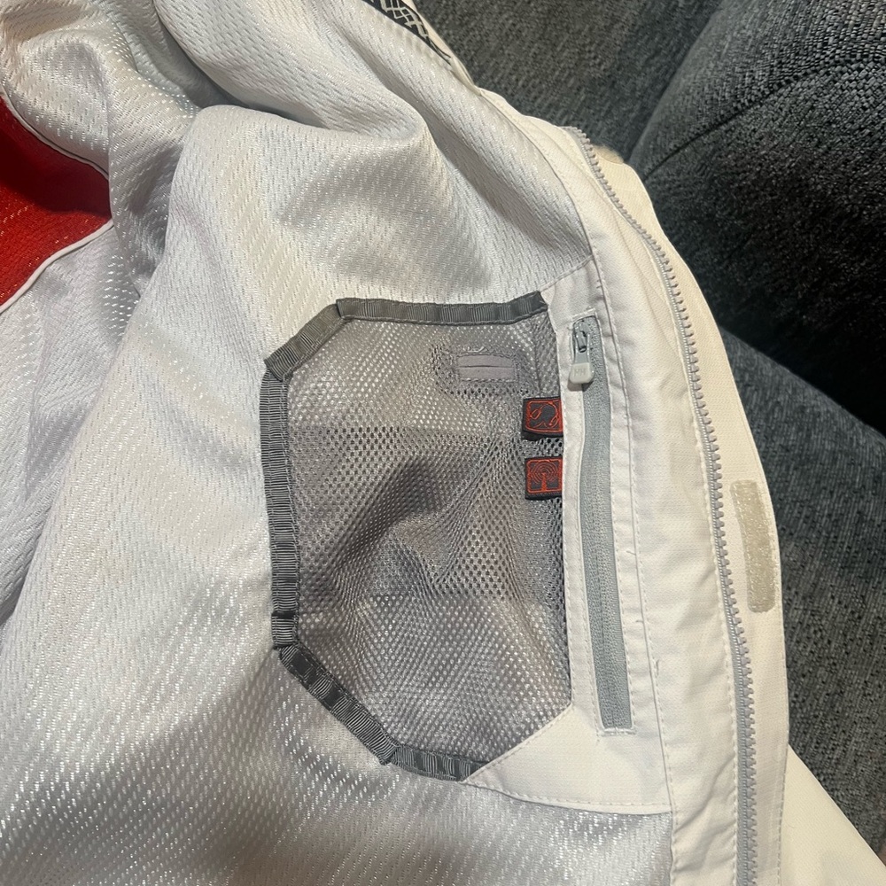 Helly Hansen Helly Tech Jacket with Gray Interior - image 10